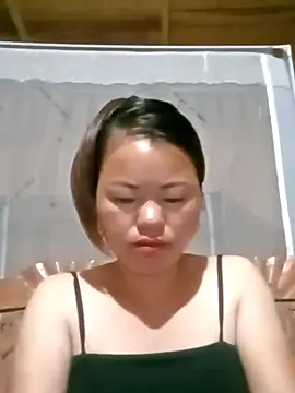 emly-xinh18 online show from 09.26.25