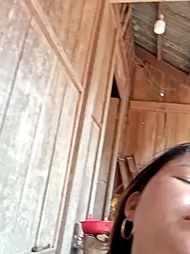 emly-xinh18 online show from 10.13.25