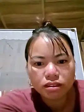 emly-xinh18 online show from 10.27.25