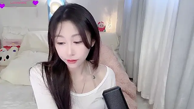 Snapshot of ai-ai-mi chatting on 03.08.26 ai-ai-mi online show from 03.08.26