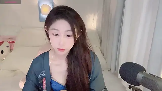 Snapshot of ai-ai-mi chatting on 03.19.26 ai-ai-mi online show from 03.19.26