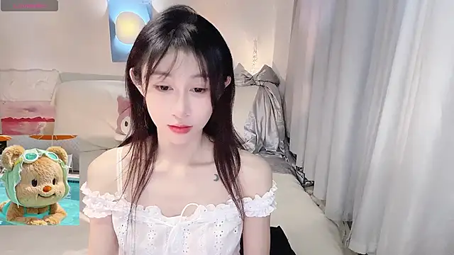 Snapshot of ai-ai-mi chatting on 04.09.26 ai-ai-mi online show from 04.09.26