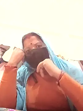 Snapshot of Hott_locky chatting on 11.20.25 Hott locky online show from 11.20.25