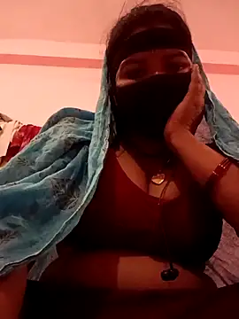 Snapshot of Hott_locky chatting on 11.22.25 Hott locky online show from 11.22.25