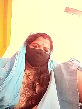 Snapshot of Hott_locky chatting on 11.26.25 Hott locky online show from 11.26.25