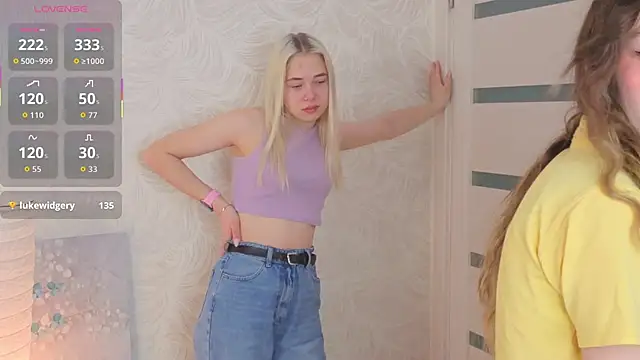 Snapshot of MarniOrdway chatting on 12.17.25 MarniOrdway online show from 12.17.25