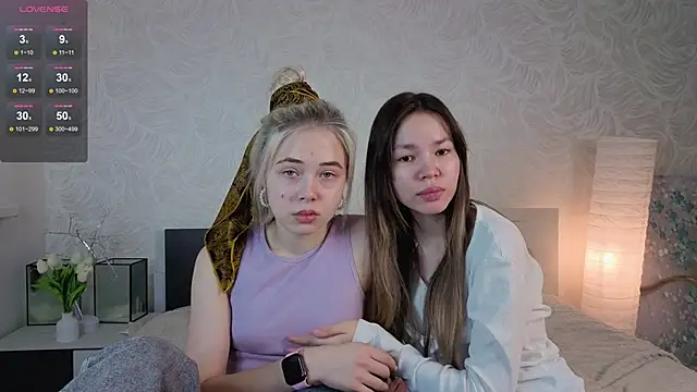 Snapshot of MarniOrdway chatting on 12.22.25 MarniOrdway online show from 12.22.25