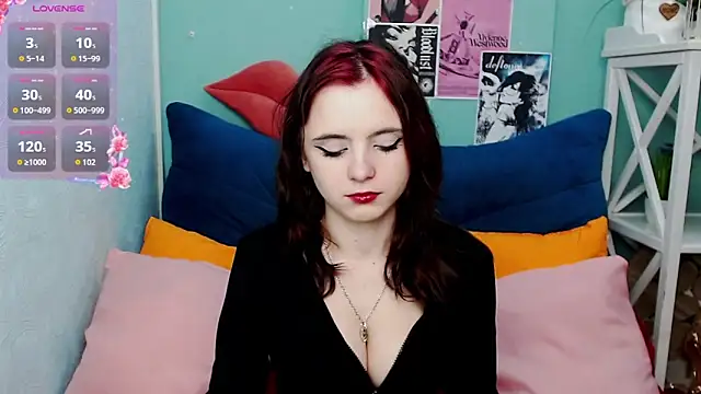 VivienneRo online show from 11.23.25