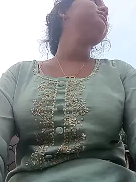 Hot Shredha online show from 11.04.25