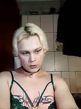 Snapshot of MargoShein chatting on 10.20.25 MargoShein online show from 10.20.25