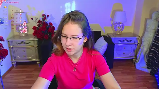 Snapshot of Lisa_Roses chatting on 10.07.25 Lisa Roses online show from 10.07.25