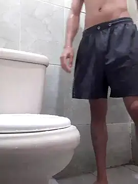 Snapshot of oi_novin2 chatting on 09.16.25 oi novin2 online show from 09.16.25