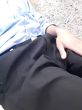 Snapshot of oi_novin2 chatting on 10.16.25 oi novin2 online show from 10.16.25