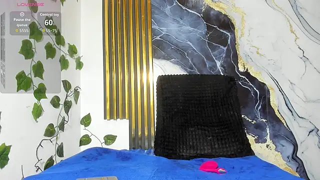 brittanyy20 online show from 11.18.25