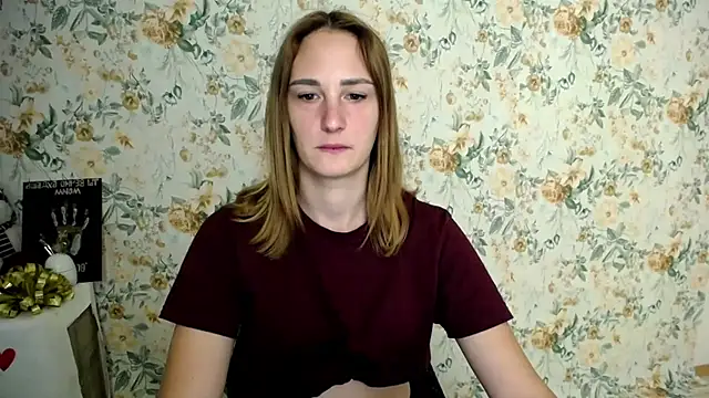 Snapshot of Milana_Cutie_ chatting on 09.21.25 Milana Cutie online show from 09.21.25