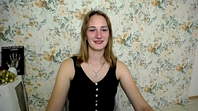 Snapshot of Milana_Cutie_ chatting on 09.23.25 Milana Cutie online show from 09.23.25