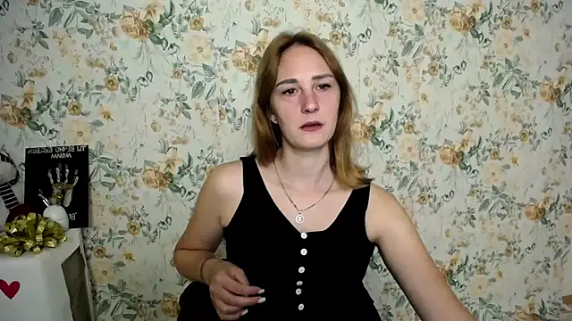 Snapshot of Milana_Cutie_ chatting on 09.25.25 Milana Cutie online show from 09.25.25