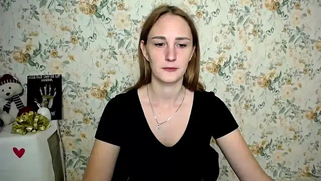 Snapshot of Milana_Cutie_ chatting on 09.29.25 Milana Cutie online show from 09.29.25