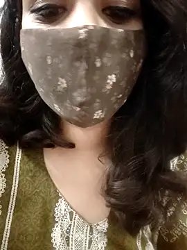 Snapshot of Bhaavyasingh chatting on 11.04.25 Bhaavyasingh online show from 11.04.25