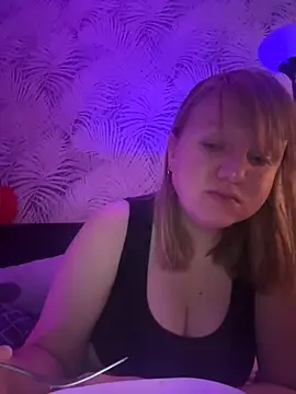 GretieLee online show from 10.10.25