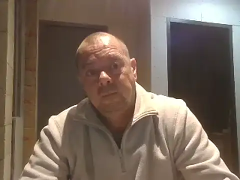 Snapshot of hugoboys4576 chatting on 11.05.25 hugoboys4576 online show from 11.05.25