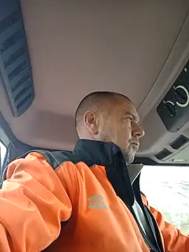 Snapshot of hugoboys4576 chatting on 11.06.25 hugoboys4576 online show from 11.06.25