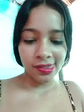 Snapshot of HOT_MOM34 chatting on 09.25.25 HOT MOM34 online show from 09.25.25