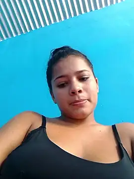 Snapshot of HOT_MOM34 chatting on 10.18.25 HOT MOM34 online show from 10.18.25