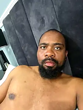 Snapshot of bigsize40 chatting on 10.21.25 bigsize40 online show from 10.21.25