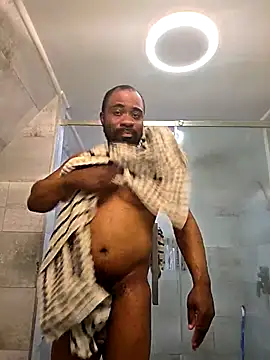 Snapshot of bigsize40 chatting on 10.24.25 bigsize40 online show from 10.24.25