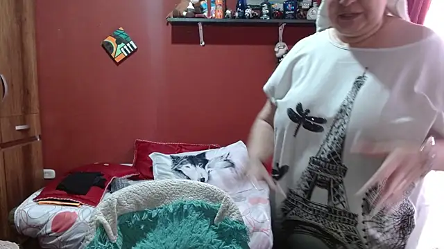 Snapshot of Sasharosee2 chatting on 12.18.25 Sasharosee2 online show from 12.18.25