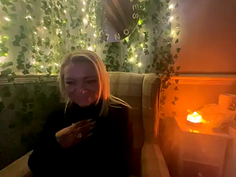 BonnyDesire online show from 11.16.25