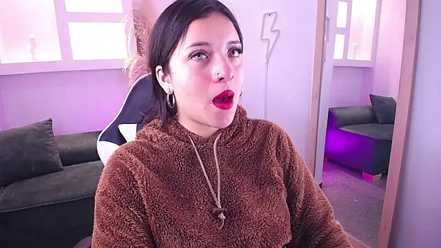 Scarlett as online show from 10.16.25