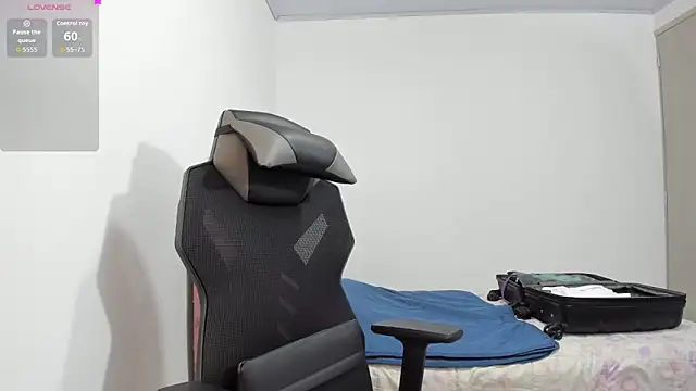 Snapshot of abu_dhabi_21 chatting on 04.30.26 abu dhabi 21 online show from 04.30.26