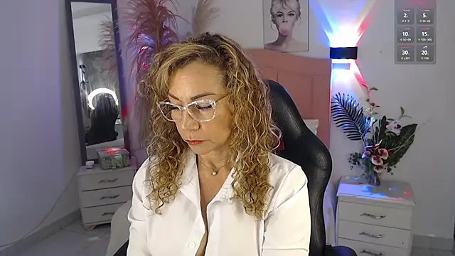 Snapshot of Jademommy_ chatting on 12.16.25 Jademommy online show from 12.16.25