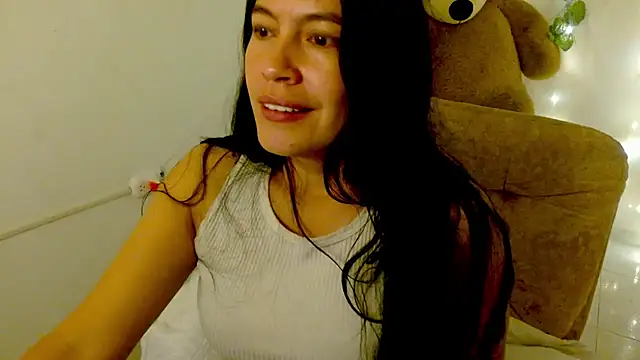 Snapshot of cristal1609 chatting on 05.15.26 cristal1609 online show from 05.15.26