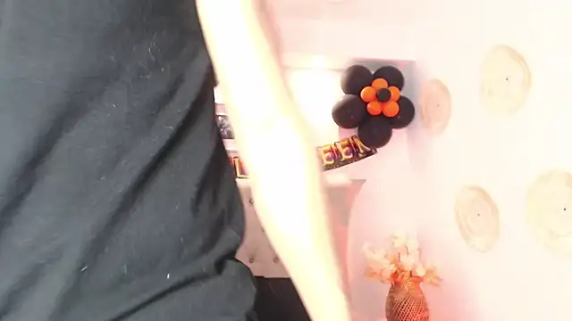 SalvadorFit online show from 10.16.25