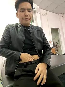 Snapshot of boycudam chatting on 12.18.25 boycudam online show from 12.18.25