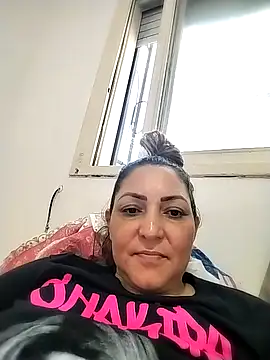 Lunita86 online show from 12.21.25