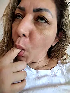 Lunita86 online show from 02.14.26