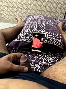 Snapshot of aflatoon121 chatting on 10.05.25 aflatoon121 online show from 10.05.25