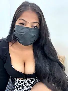 Snapshot of Rihana_01 chatting on 11.17.25 Rihana 01 online show from 11.17.25