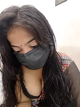 Snapshot of Rihana_01 chatting on 11.19.25 Rihana 01 online show from 11.19.25