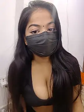 Snapshot of Rihana_01 chatting on 12.15.25 Rihana 01 online show from 12.15.25