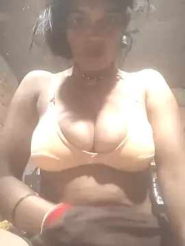 Snapshot of Hott_cutgirl chatting on 11.07.25 Hott cutgirl online show from 11.07.25