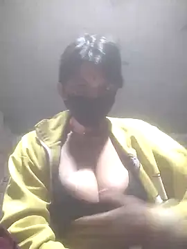 Snapshot of Hott_cutgirl chatting on 11.10.25 Hott cutgirl online show from 11.10.25