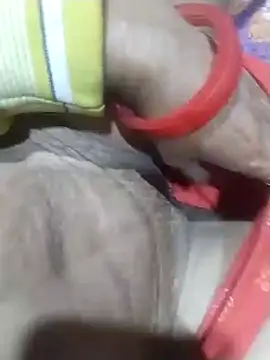 Snapshot of Hott_cutgirl chatting on 11.11.25 Hott cutgirl online show from 11.11.25