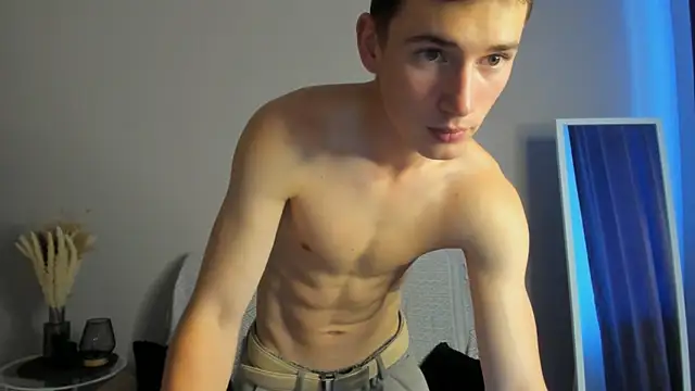 Snapshot of Max_Foks chatting on 09.18.25 Max Foks online show from 09.18.25