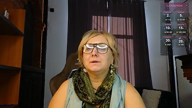 Marta Wils online show from 10.25.25