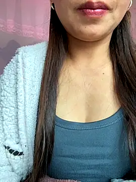 Snapshot of Milky-milk chatting on 11.29.25 Milky-milk online show from 11.29.25